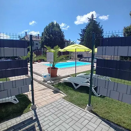 Acs Apartmán *